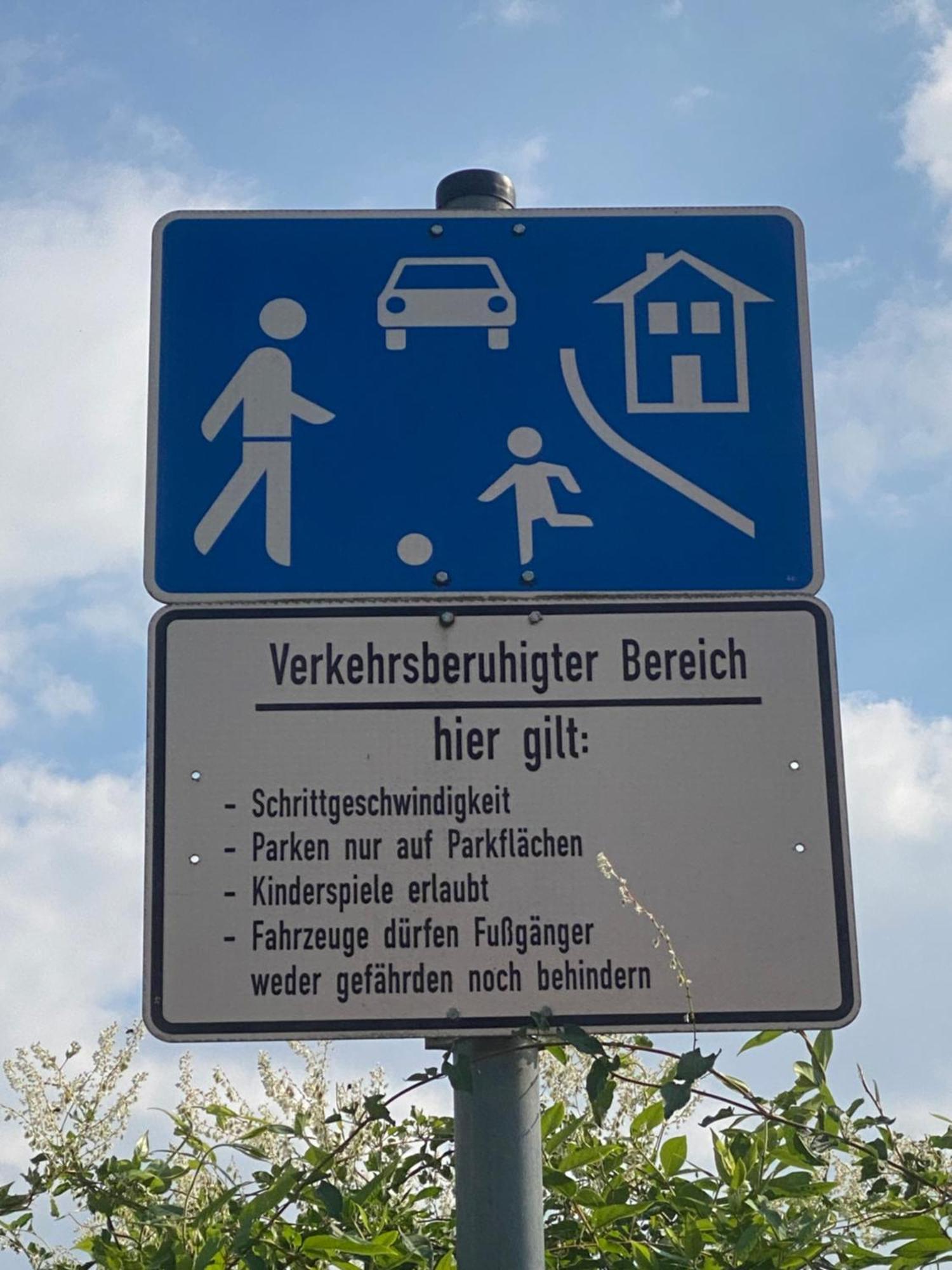Zimmer Am Bachlauf Gelsenkirchen Exteriör bild